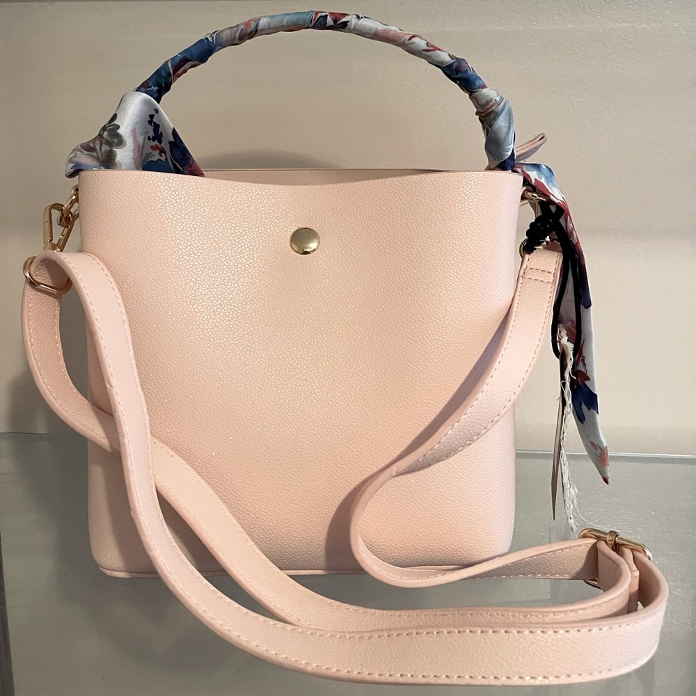 Bucket bag